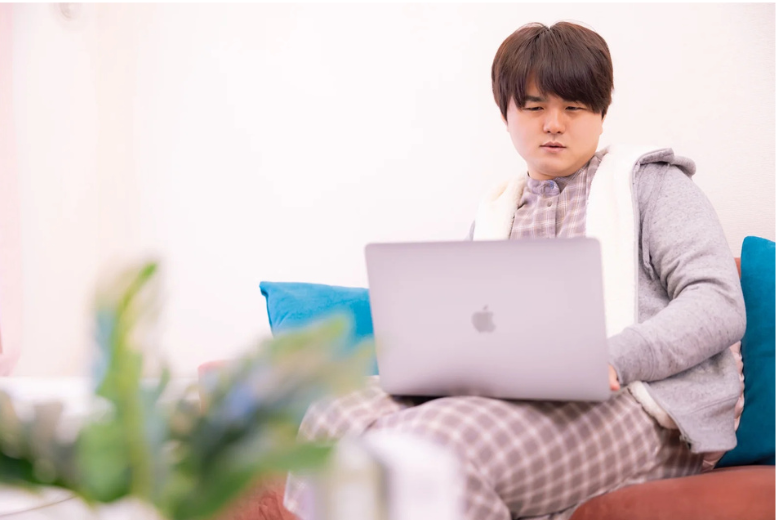 例外として認められる「必要最低限の就労」