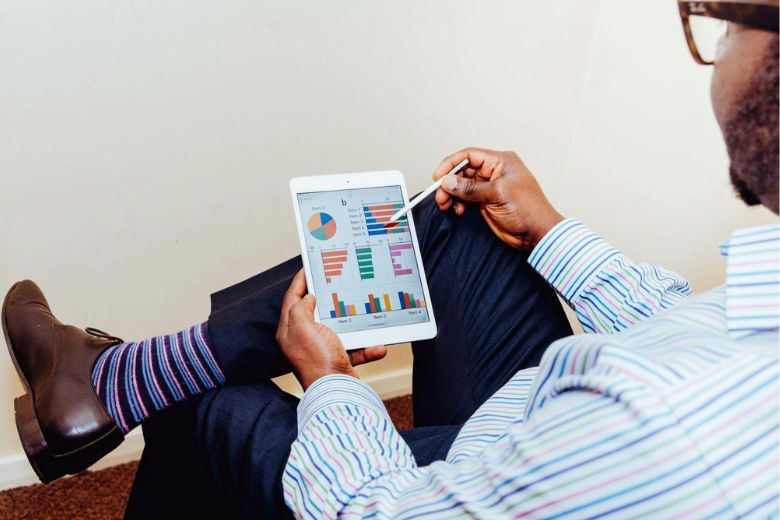 サイドFIREとは？「生活費の半分を働いて稼ぐ」という発想