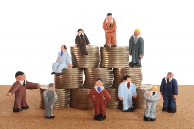 ■ 予想を超える「金」人気と世界情勢の影響