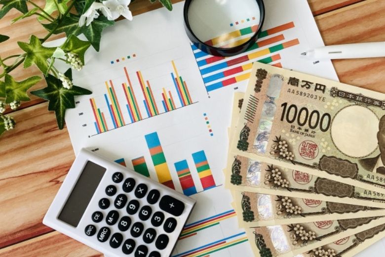 ④ 景気に左右されにくい銘柄を重視する