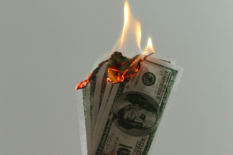 1．主な投資先は、日本株と米国株